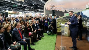 El presidente del Principado, Adrián Barbón, interviene en el acto institucional del Día de Asturias en Fitur.