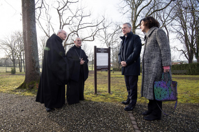 El Gobierno Vasco, con el Lehendakari, Iñigo Urkullu a la cabeza, homenajea a los monjes benedictinos de Belloc