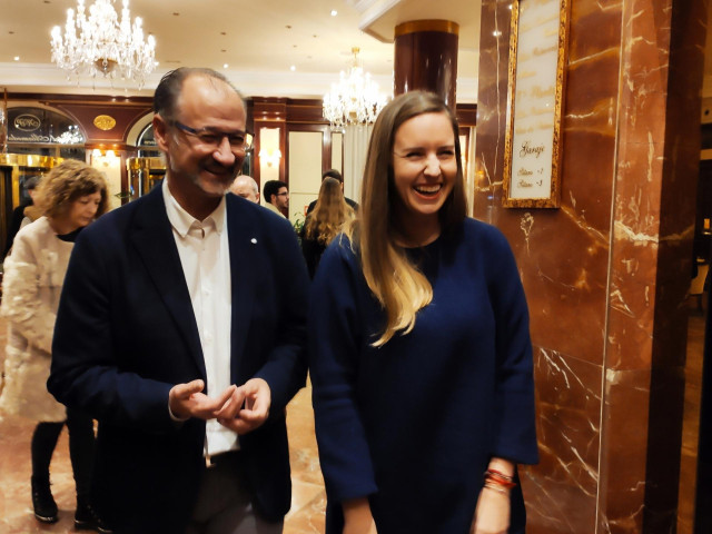 Melisa Rodríguez junto a Luis Fuentes antes de la asamblea de Ciudadanos en Salamanca