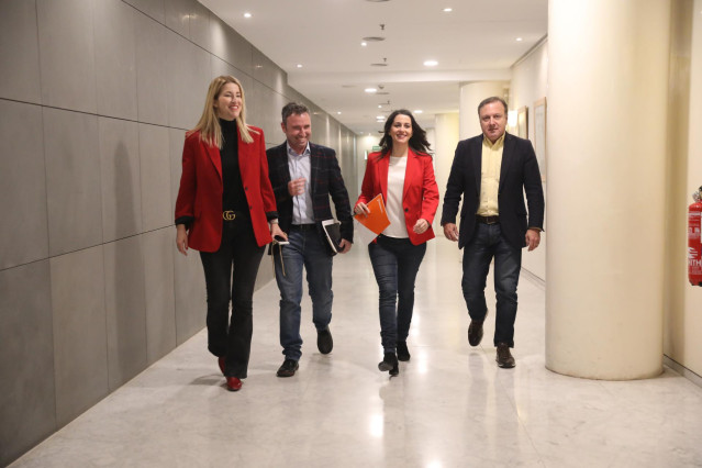 La miembro de la Comisión Ejecutiva de Ciudadanos, María Muñoz; el responsable de Comunicación, Guillermo Díaz; la presidenta y portavoz del Grupo Parlamentario, Inés Arrimadas y el portavoz adjuntos, Joan Mesquida en el Congreso