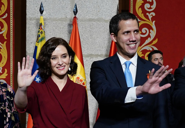 La presidenta de la Comunidad, Isabel Díaz Ayuso, y el presidente de la Asamblea Nacional de Venezuela, Juan Guaidó.