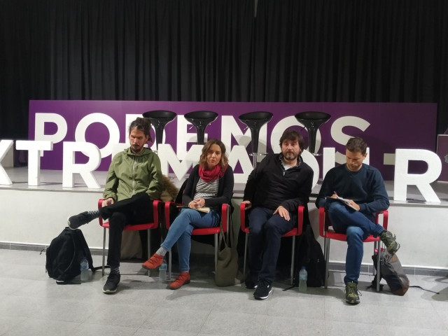 Rafa Mayoral y Alberto Rodríguez, junto a Jaén, en la asamblea en Cáceres