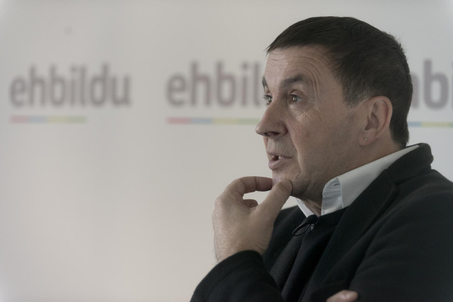 Primer plano al coordinador general de EH Bildu, Arnaldo Otegi, durante la entrevista de Europa Press