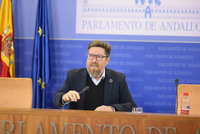 El portavoz adjunto del Grupo Parlamentario Socialista, Rodrigo Sánchez Haro, este lunes en rueda de prensa