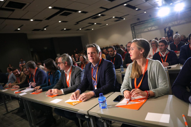 La portavoz de la Gestora de Ciudadanos, Melisa Rodríguez, junto al secretario general, José Manuel Villegas, y otros miembros de la dirección del partido.