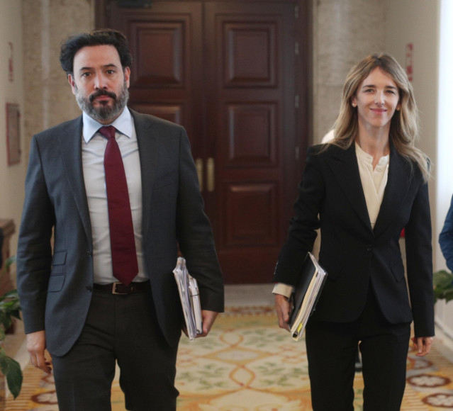 La portavoz del Partido Popular en el Congreso, Cayetana Álvarez de Toledo y el secretario general del Grupo Popular, Guillermo Mariscal.