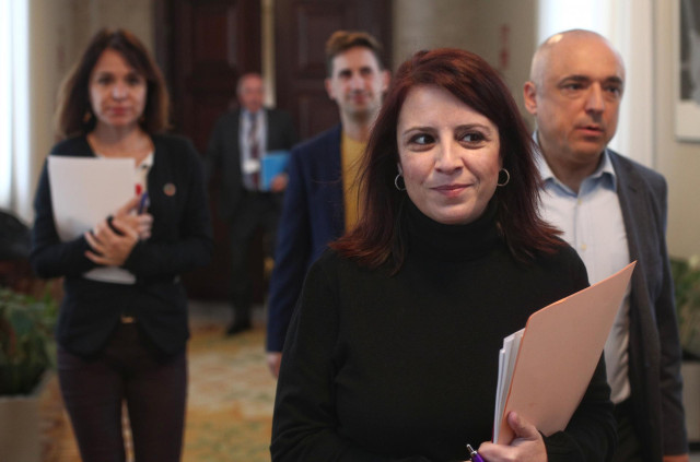 La portavoz del PSOE en el Congreso, Adriana Lastra y el secretario general del Grupo Socialista, Rafael Simancas (dech), a su llegada a la Junta de Portavoces en el Congreso de los Diputados