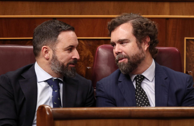 El presidente de Vox, Santiago Abascal, y el portavoz del partido en el Congreso de los Diputados, Iván Espinosa de los Monteros.