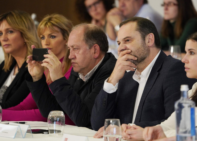 El secretario de Organización del PSOE y ministro de Transportes, Movilidad y Agenda Urbana, José Luis Ábalos, asiste al Comité Nacional de los socialistas gallegos, en Santiago de Compostela (Galicia / España) a 25 de enero de 2020.