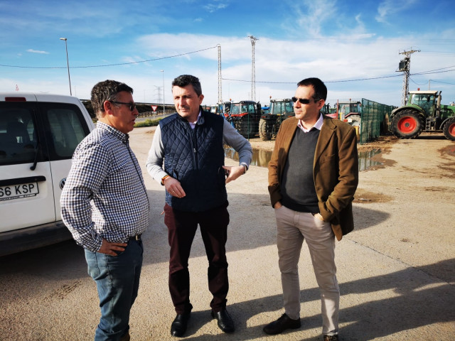 Los diputados regionales Pascual Salvador y Juan José Liarte se han reunido con los representantes de 'Stop Inundaciones'