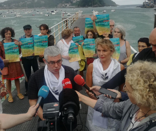 El portavoz de Etxerat, Urtzi Errazkin, en una comparencia ante los medios informativos