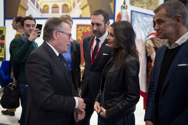 El presidente de la Ciudad Autónoma de Melilla y coordinador territorial de Cs, Eduardo de Castro, junto a la portavoz de Cs en el Congreo, Inés Arrimadas.