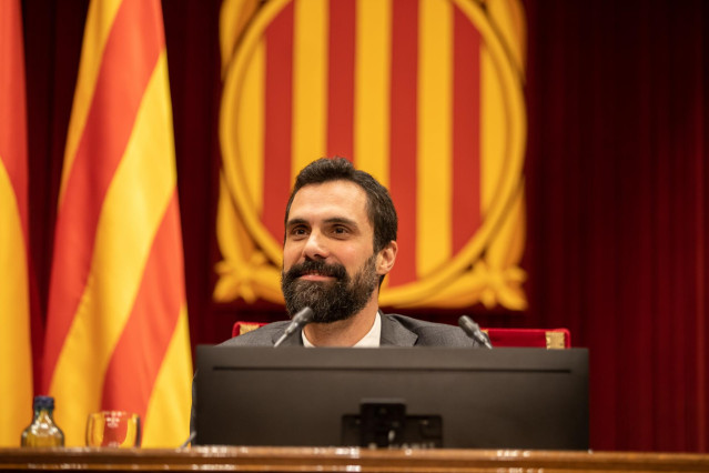 El president del Parlament, Roger Torrent, preside un pleno