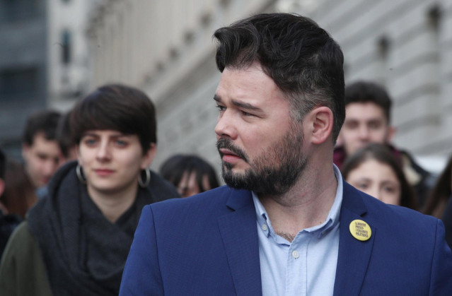 El portavoz adjunto de Esquerra Republicana (ERC), Gabriel Rufián, a su llegada al Congreso