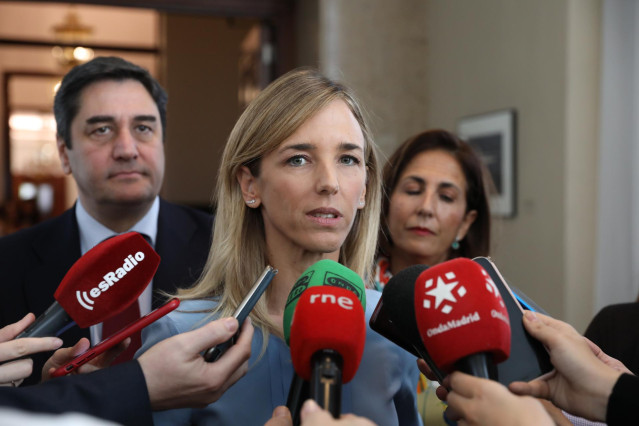 La portavoz del Partido Popular en el Congreso de los Diputados, Cayetana Álvarez de Toledo, atiende a los medios de comunicación tras la reunión de la Junta de Portavoces del Congreso de los Diputados, en Madrid (España) a 4 de febrero de 2020.