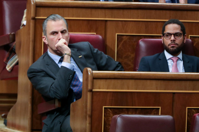 El diputado de Vox Javier Ortega Smith en su escaño en el hemiciclo del Congreso