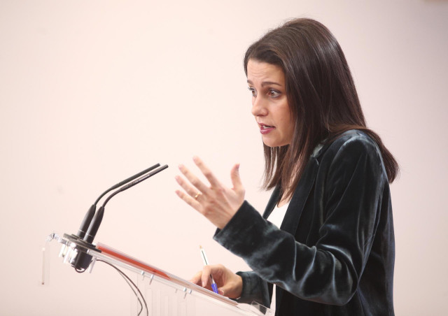 La portavoz de Ciudadanos en el Congreso de los Diputados, Inés Arrimadas, en rueda de prensa en el Congreso, en Madrid (España), a 31 de enero de 2020.