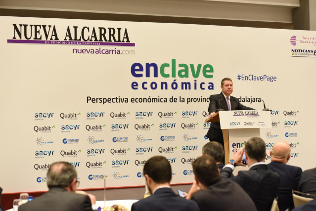 El presidente de Castilla-La Mancha, Emiliano García-Page, en un desayuno en Guadalajara.