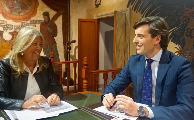 Alcaldesa de Marbella, Ángeles Muñoz, y el diptuado del PP Pablo Montesinos