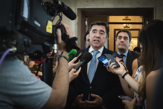 José Antonio Bermúdez de Castro. ofrece declaraciones a los medios de comunicación.