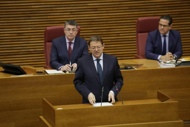 Ximo Puig en la tribuna de Les Corts