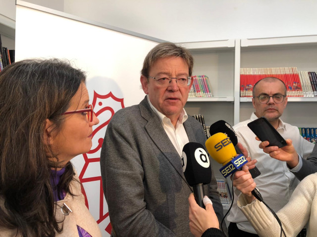 Puig atiende a los medios en el Seminario de Govern