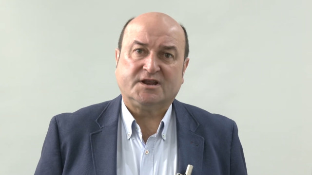 El presidente del EBB, Andoni Ortuzar, durante un viaje oficial a México, ha valorado la decisión del Lehendakari, Iñigo Urkullu, de adelantar las elecciones autonómicas vascas al 5 de abril.