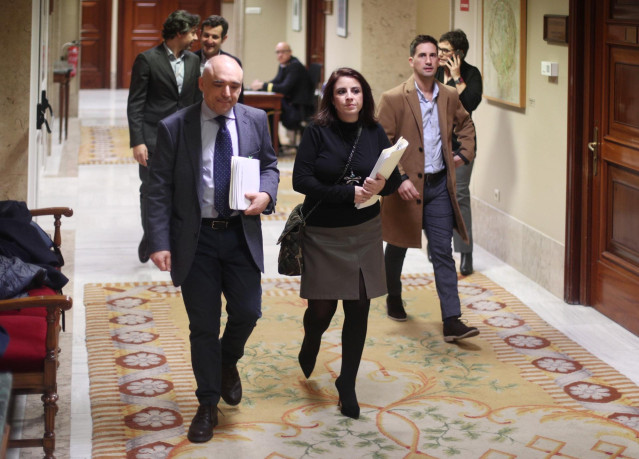 La portavoz del PSOE en el Congreso, Adriana Lastra y el secretario general del Grupo Socialista, Rafael Simancas