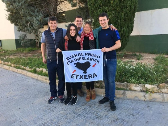 La abogada de presos de ETA Arantza Zuelueta, a su salida de la prisión de Picassent