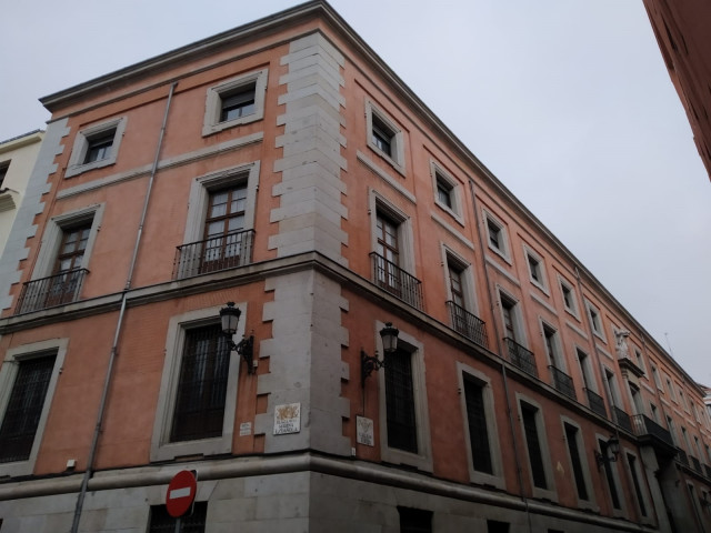 Esquina entre las calles Torija y del Reloj del Convento de las Reparadoras, en Madrid.