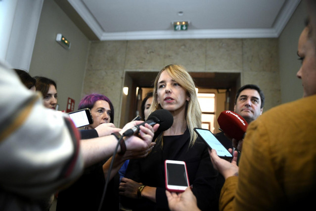 La portavoz del Partido Popular en el Congreso, Cayetana Álvarez de Toledo, atiende a los medios de comunicación tras la junta de Portavoces del Congreso de los Diputados, en Madrid (España), a 11 de febrero de 2020.