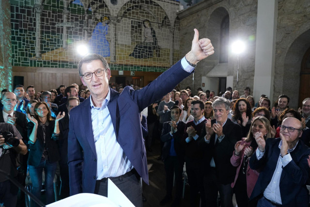 Feijóo, tras presidir la Junta Directiva del PP gallego un día después de anunciar el adelanto electoral en Galicia al 5 de abril y tras confirmarse su candidatura para estas elecciones, en el Hotel Palacio del Carmen de Santiago de Compostela.