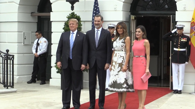 Los Reyes Felipe y Letizia posan con Donald y Melania Trump en junio de 2018  .