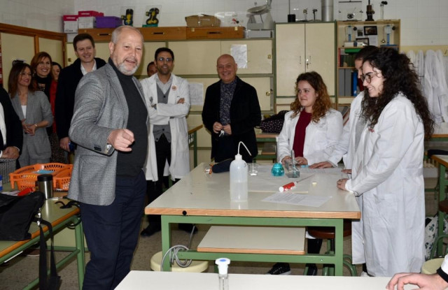 Visita del consejero de Educación y Deporte, Javier Imbroda, al IES Puerta de Arenas