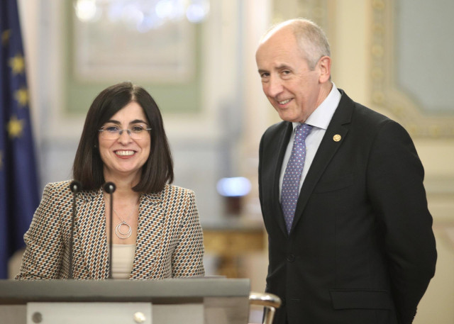 La ministra de Política Territorial y Función Pública, Carolina Darias y el consejero de Gobernanza Pública y Autogobierno y portavoz del Gobierno vasco, Josu Erkoreka tras una reunión en Madrid.