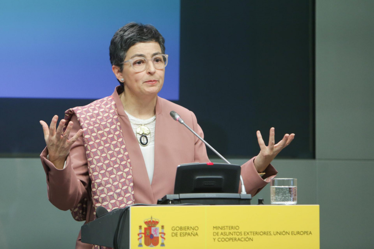 La ministra de Asuntos Exteriores, Unión Europea y Cooperación, Arancha González Laya, ofrece una rueda de prensa tras mantener una reunión bilateral con su homólogo griego, Nikos Dendias, en Mad