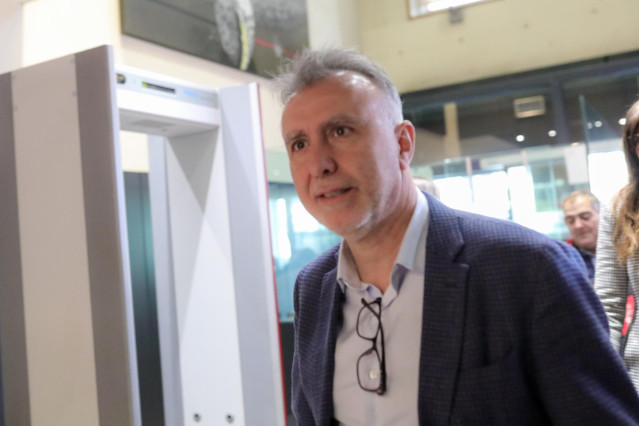 El Presidente de Canarias, Ángel Víctor Torres, en su llegada al Comité Federal del PSOE en Ferraz (Madrid) a 15 de febrero de 2020.