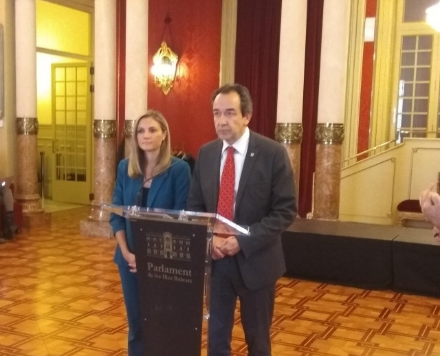 Los diputados de Cs en el Parlament, Patricia Guasp y Juanma Gómez.