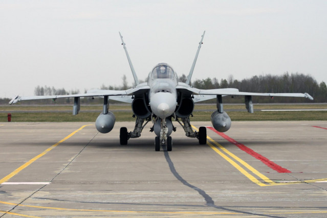 F-18 español en la misión de Policía Aérea del Báltico