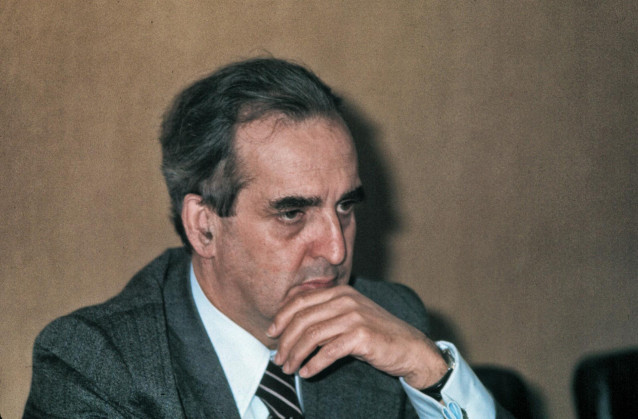 Foto de Archivo: El exministro socialista de Asuntos Exteriores Fernando Morán en una imgen de 1998.