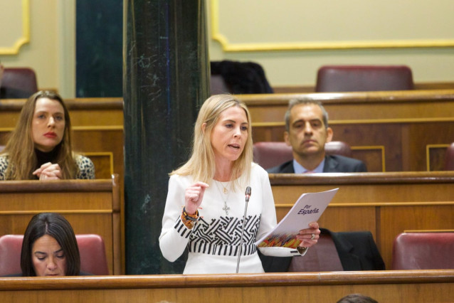 La diputada de Vox María Teresa López Álvarez durante la sesión de control al Gobiero en el Congreso
