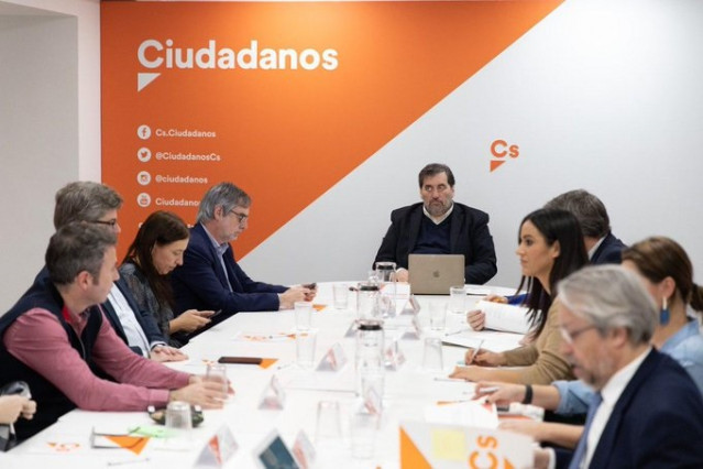 El presidente de la Gestora de Ciudadanos, Manuel García Bofill, preside una reunión de este órgano en la sede del partido.