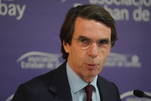 El expresidente del Gobierno, Jose María Aznar, durante su llegada a la conferencia 