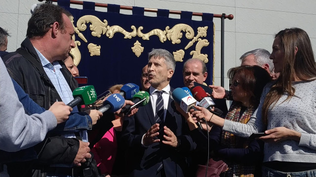 Marlaska atiende a la prensa en Jerez