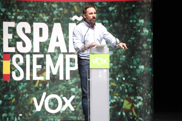 Santiago Abascal, presidente de VOX,  en un mitin de Vox en Vigo en la campaña para las elecciones generales del 10 de noviembre