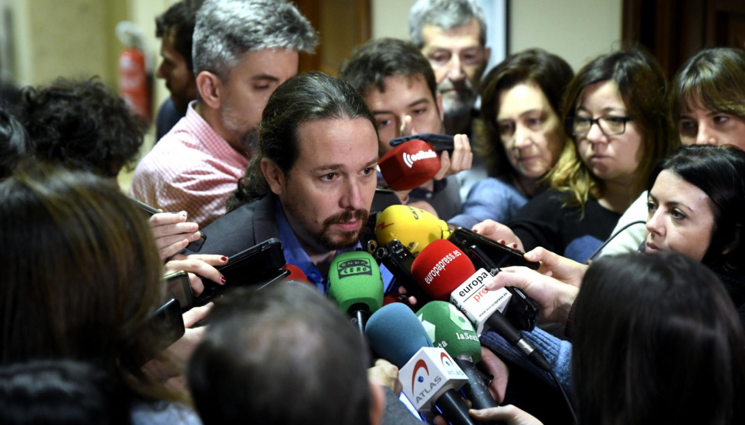 El vicepresidente segundo y ministro de Derechos Sociales y Agenda 2030, Pablo Iglesias ofrece declaraciones a los medios de comunicación en el Congreso