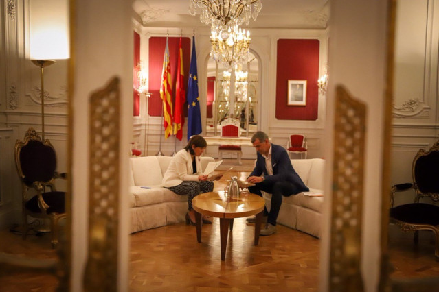 Reunión entre Isabel Bonig (PP) y Toni Cantó (Cs) en una imagen de archivo
