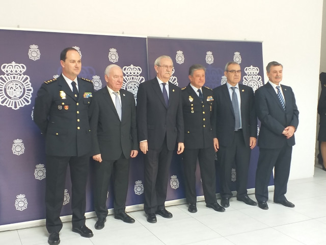 El interlocutor policial nacional sanitario, Javier Galván (izquierda), en el acto de balance sobre agresiones a personal sanitario en 2019