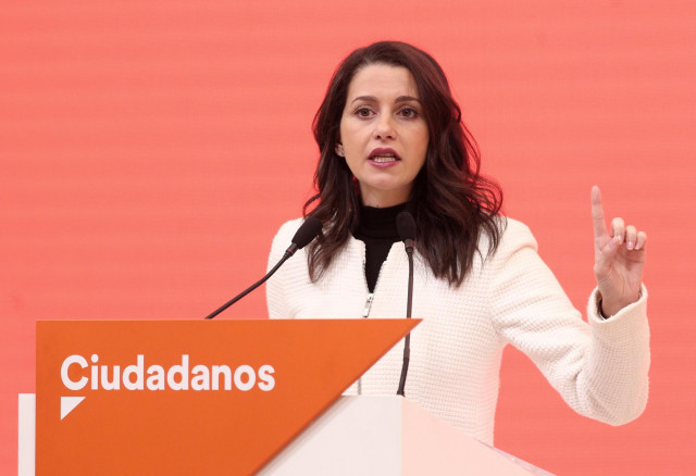 La portavoz de Ciudadanos en el Congreso, Inés Arrimadas, en rueda de prensa en la sede del partido.