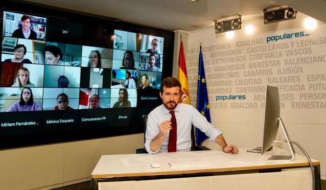 El líder del PP,  Pablo Casado, ofrece una conferencia  de prensa a través de la plataforma ZOOM.